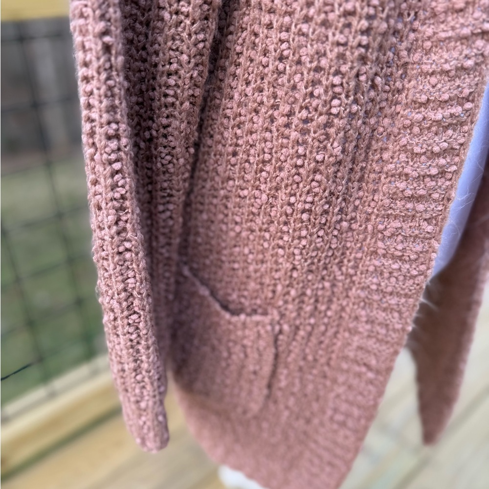 Elegant Women's NWOT Knit Cardigan in Soft Pink - Picture 4 of 5